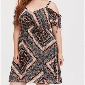 NWT Torrid Bandana cold shoulder chiffon dress